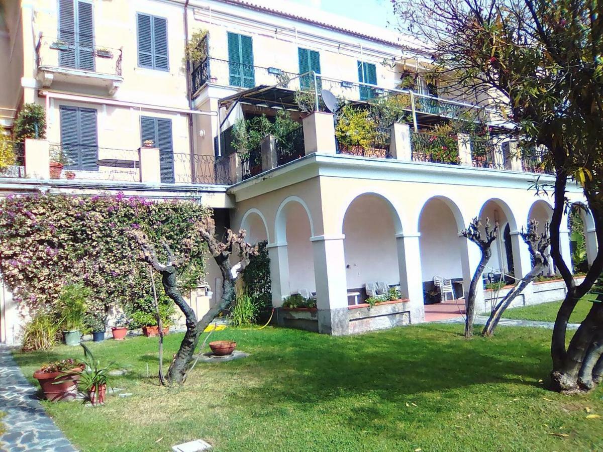 Lorenzo Apartment Levanto Eksteriør billede