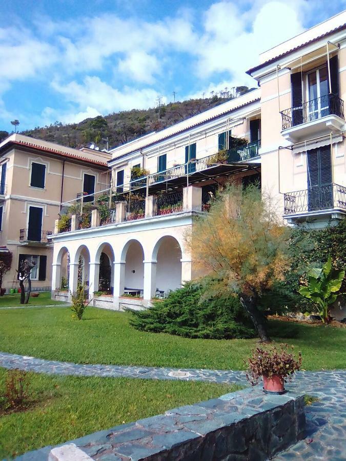 Lorenzo Apartment Levanto Eksteriør billede